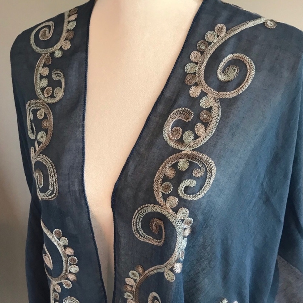 Last 1! 🔥HP!!🔥 Blue with Silver/Blue Kimono - Picture 3 of 8